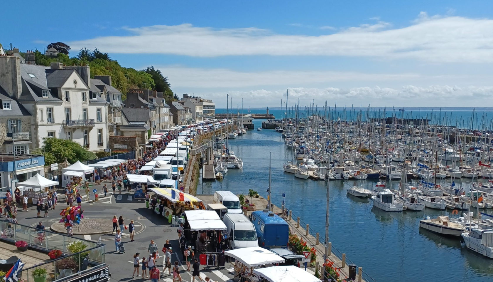 Donnerstag: Markttag auf den Kais in Binic!