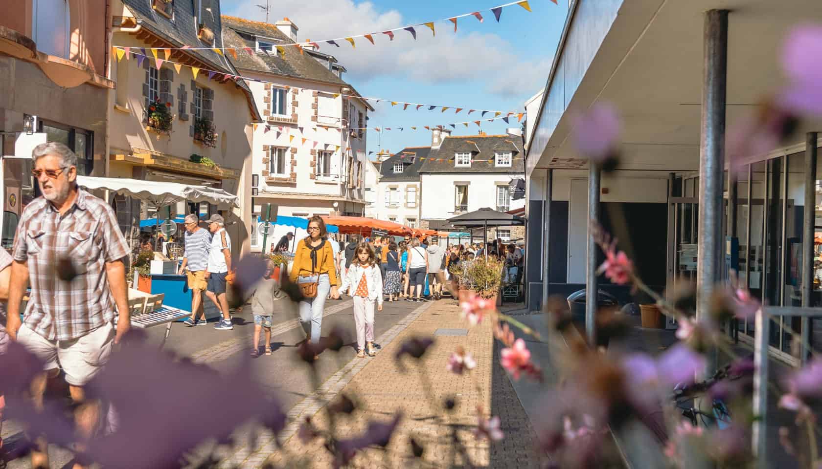 El mercado de la ciudad de Etables sur Mer