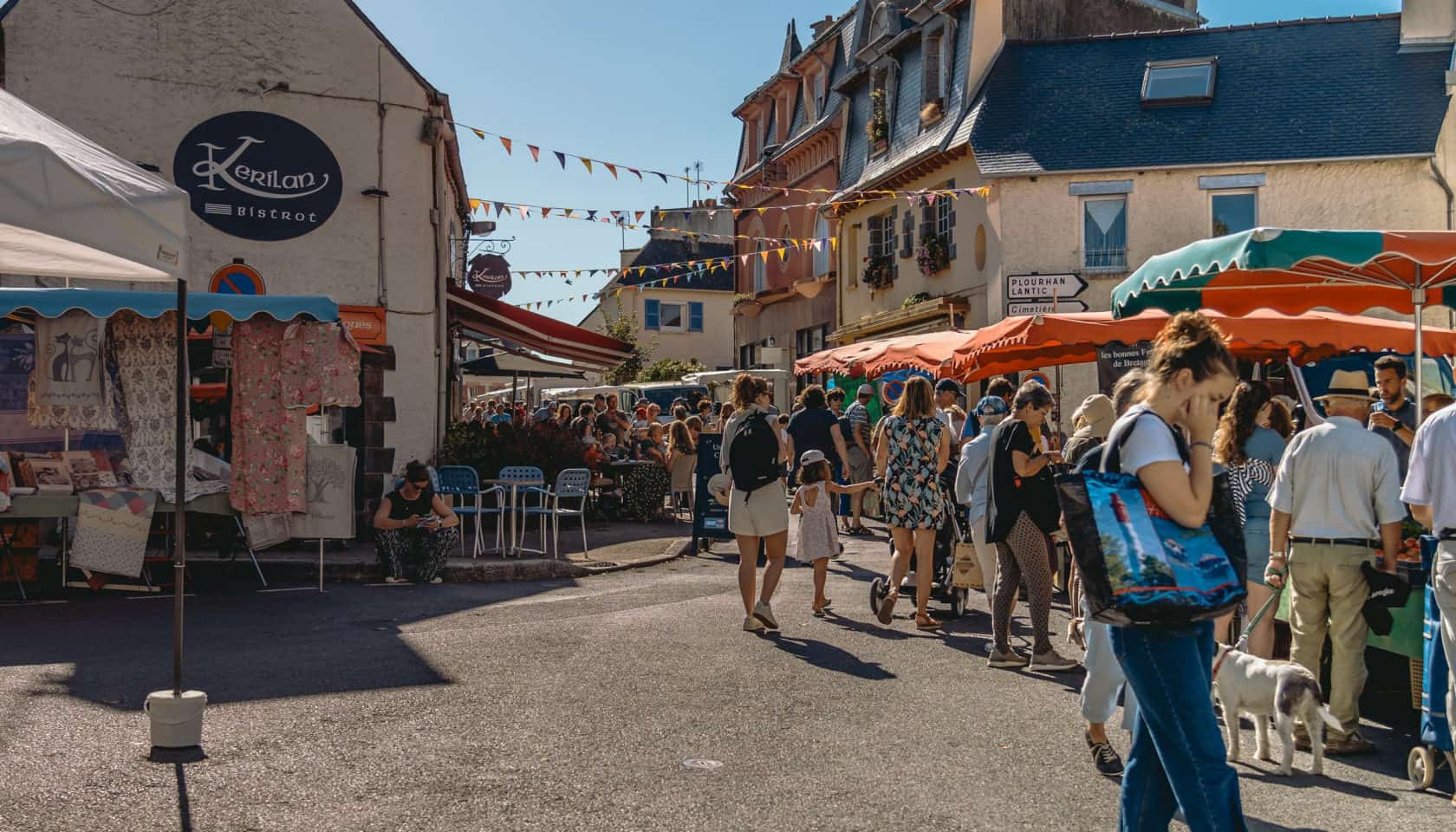 El mercado de la ciudad de Etables sur Mer